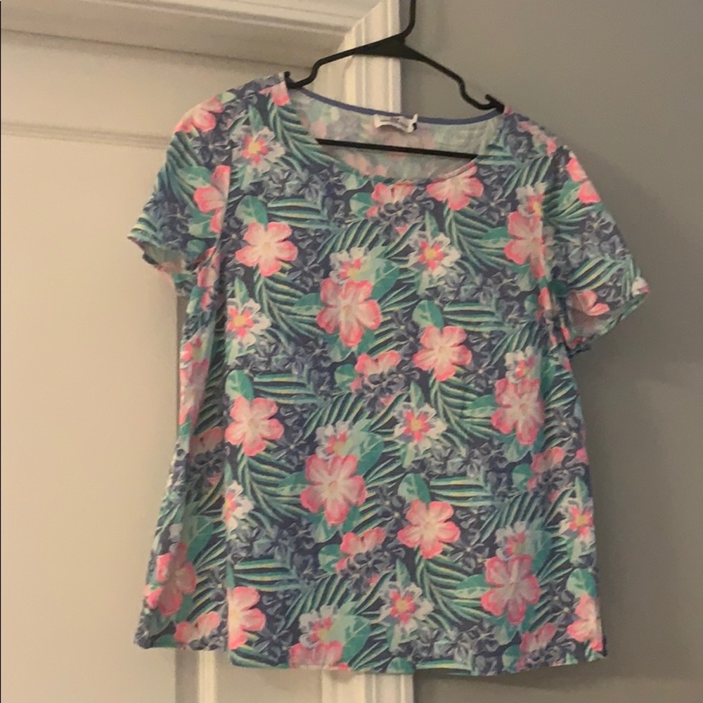 Vineyard Vines short sleeve Hawaiian print shirt